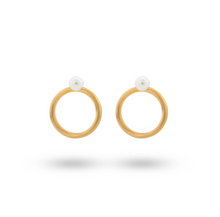 Carica l&#39;immagine nel visualizzatore di Gallery, Statement earrings with pearl and hoop
